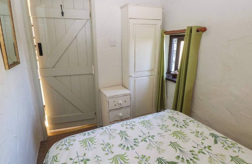 Crynant Cabin | Ramsgrove, Port Eynon