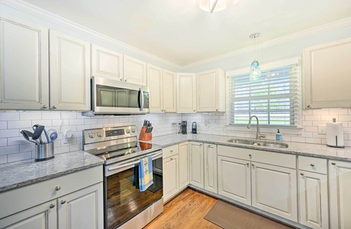 Lake Jeanette House | Ranch-Style Home 7 Mi to Downtown Greensboro!