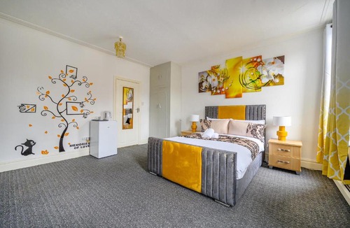Beeston House | RC15CF - Comfortable Shared Bedroom in Beeston