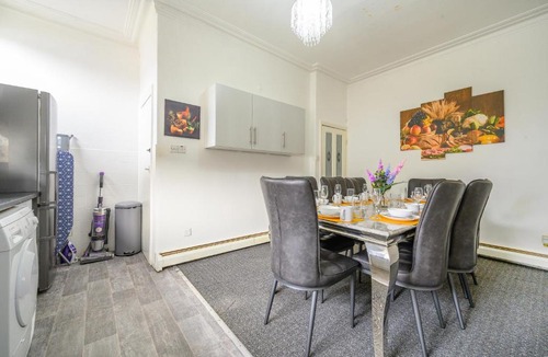 Beeston House | RC15CF - Comfortable Shared Bedroom in Beeston