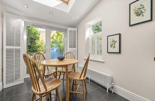Reading City Centre House | Reading Modern Home by the Thames