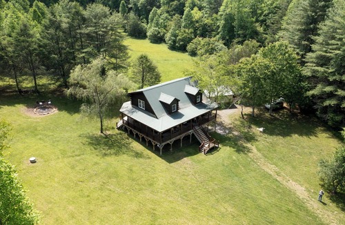 Indian Rock Springs Cabin | Real Log Cabin in Mountain Forest! Pet Friendly, Fiber WiFi, Near Casino/Rafting