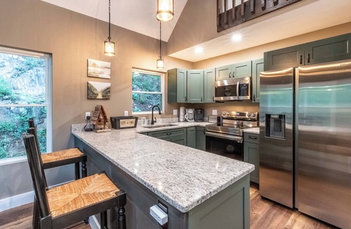 Sylva Cabin | Recently Built Riverfront Cabin on the Tuckasegee minutes away from WCU & Sylva