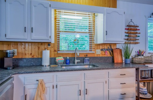 Lake Lure Cabin | Red Bird Retreat on the Broad River