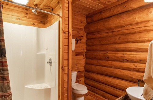 Sylva Cabin | Red Lantern Lodge includes free admission to attractions