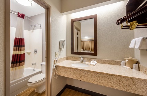 Asheville Hotel | Red Roof Inn Asheville - Biltmore West