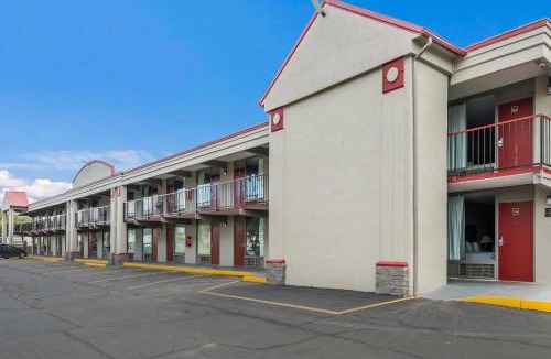 Lenoir Hotel | Red Roof Inn Lenoir