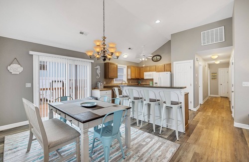 Colington House | "REEL SALTY" Located in the heart of KDH!