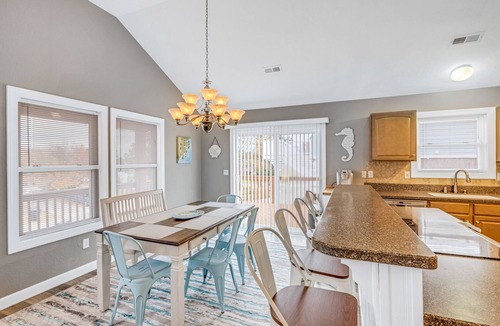 Colington House | "REEL SALTY" Located in the heart of KDH!