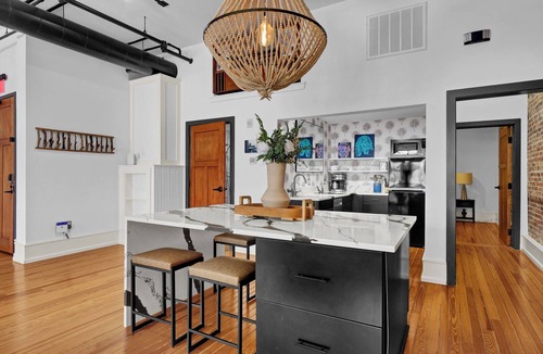 Downtown Wilmington Condo | Refined Historic 2BR/1BA Suite in Prime Downtown Wilmington