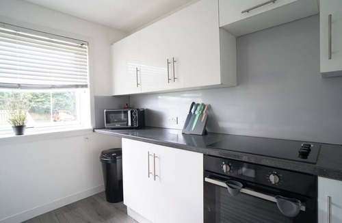 Hogganfield Apartment | Refreshing Modern Apartment in Glasgow
