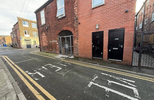 Ashton-under-Lyne Apartment | Refurbished 2-Bedroom Flat, Ideal for Families & Professionals