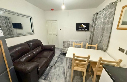 Ashton-under-Lyne Apartment | Refurbished 2-Bedroom Flat, Ideal for Families & Professionals