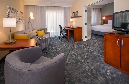 University Place Resort | Relax and Unwind! Pet-Friendly Property! Outdoor Pool, Onsite Parking!