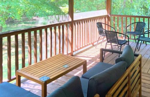 Mill Spring House | Relax at Saddleback