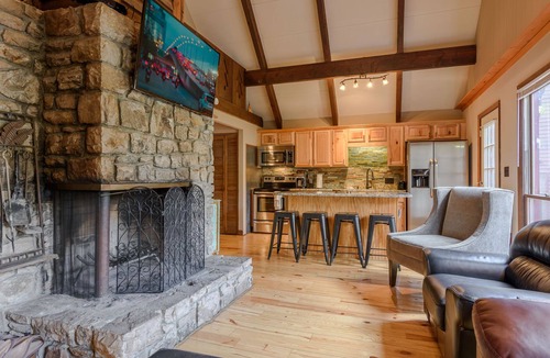 Beech Mountain Cabin | Relax at the Read Retreat-ready to host families all 4 seasons
