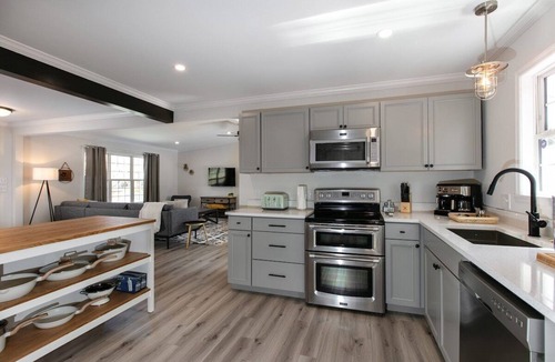 Oakley House | Relax & Gather 3 miles to Pkwy & Biltmore