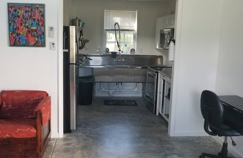 Greensboro Cottage | Relax in a Resort like setting
