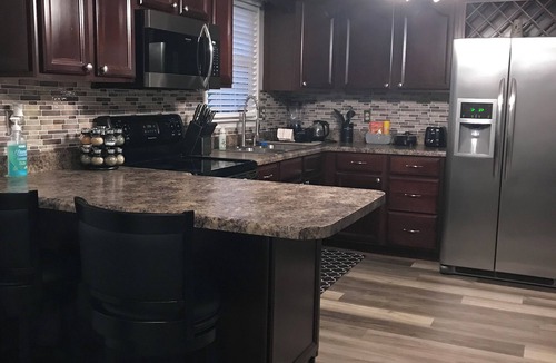 Wise House | Relax in Country Serenity. 3-Bedroom 1.5-Bath house in peaceful Warren County
