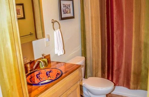 Gerton Cabin | Relax in the Beauty of the Mountains and the Serenity of Waterfalls