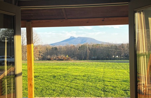 Pilot Mountain Cabin | Relaxation and a priceless view!