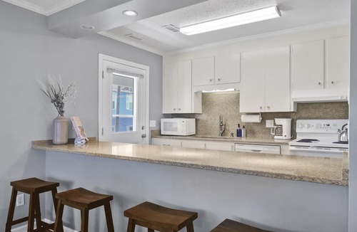 South End House | Relaxation by the Shore!