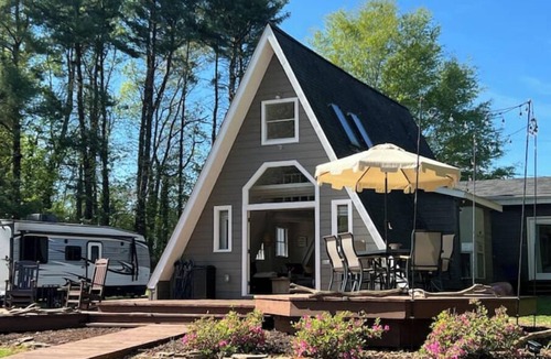 Norwood House | Relaxed Privacy: A-Frame on Lake Tillery, NC