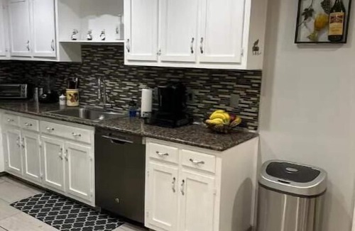 Sanford House | Relaxing and Cozy Ranch Style Home, private hot tub, pet friendly