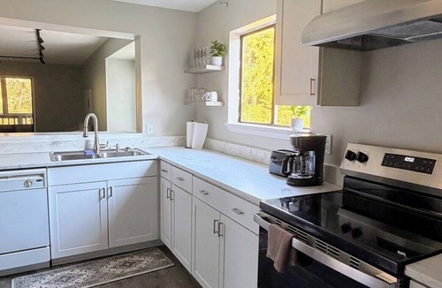 Charleston Condo | Relaxing Condo close to EVERYTHING