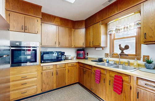 Hendersonville House | Relaxing farm setting, enjoy the porch with the sounds of the live animals