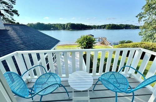 Troutman House | Relaxing Lakefront Home with Brand New Dock and Immaculate Vibes