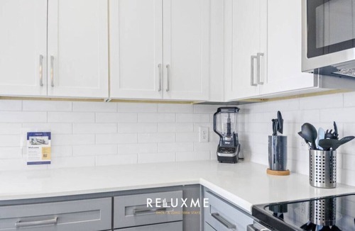 Paw Creek Apartment | Reluxme | 2BR Oasis Near Airport & Attractions