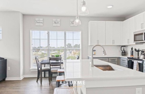 Paw Creek Apartment | Reluxme | 2BR Oasis Near Airport & Attractions