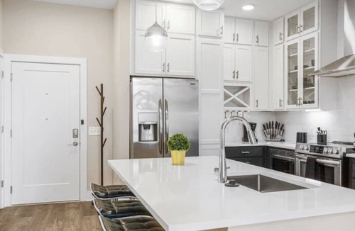 Charlotte Center City Condo | Reluxme | City Center 2BR Apt w/King Beds
