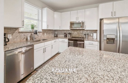 Dixie - Berryhill Apartment | Reluxme Lux Apt Near Lake Wylie w/ Gym + Pool