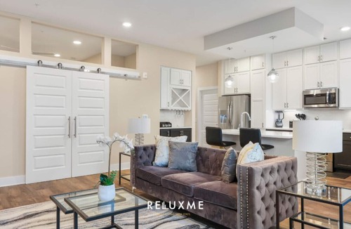Fourth Ward Condo | Reluxme|Uptown 2BR w/Hot Tub, Gym, Pools & Views