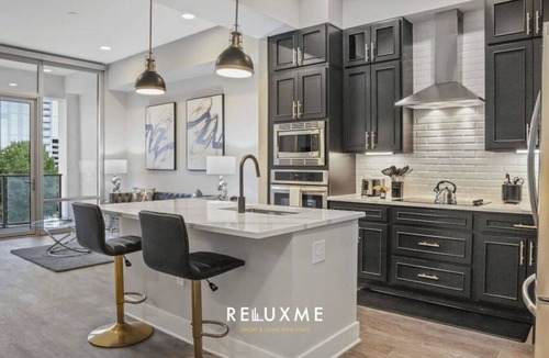 Fourth Ward Condo | Reluxme | Uptown High-Rise w/Stunning Views