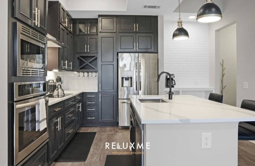 Fourth Ward Condo | Reluxme | Uptown High-Rise w/Stunning Views
