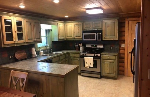 Glenville House | Remote Rustic Cabin with amazing mountain views