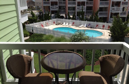 North Carolina Coast Condo | Renovated, 1 BR 1.5 Bath Condo steps from the Ocean