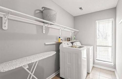 Wessex Square House | Renovated 3BR Retreat with Large Patio & Grill