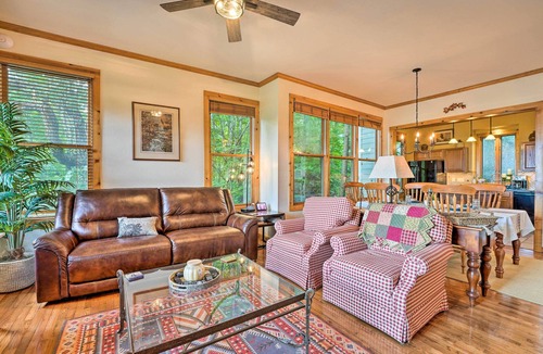 Mountain Air Condo | Renovated Burnsville Condo in Gated Community