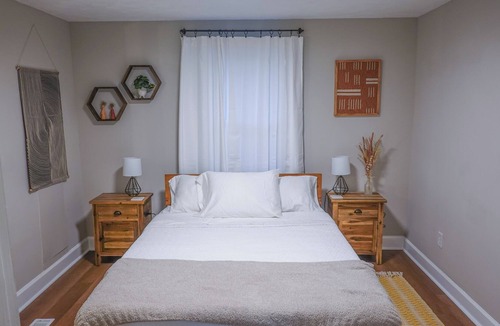 Wilmington House | Renovated Cottage in Soda Pop District; 2 blocks to Hi-Wire & Bowstring