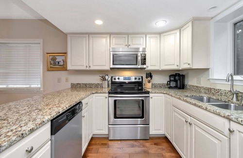 Blowing Rock Condo | Renovated Master in Chetola Resort Condo
