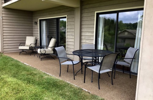 Blowing Rock Condo | Renovated Master in Chetola Resort Condo
