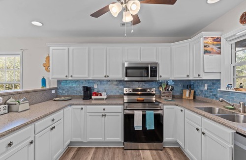 Tranquil Harbour House | Renovated Oak Island Beach House – Pet Friendly and 400 Steps to Beach Access