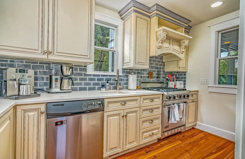 Cape Fear Station House | Reset on BHI - Cape Fear Station "Cottage of the Year" Sleeps 6 BHI/Shoals