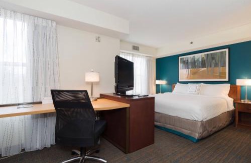 Huntersville Hotel | Residence Inn by Marriott Lake Norman