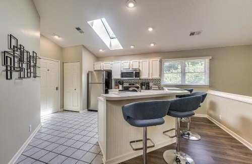 Sea Trail Apartment | Resort Condo about 2 Mi to Sunset Beach Seashore!