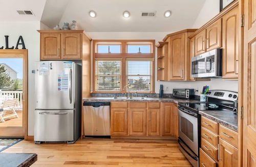 Ocean Hill House | Rest-A-Shore: Ocean View, Heated Pool, Hot Tub, Rec Room w/Pool Table